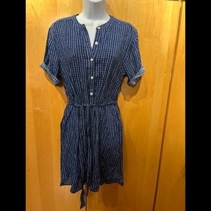 Gap brand woman’s size XSM blue print dress with matching belt.